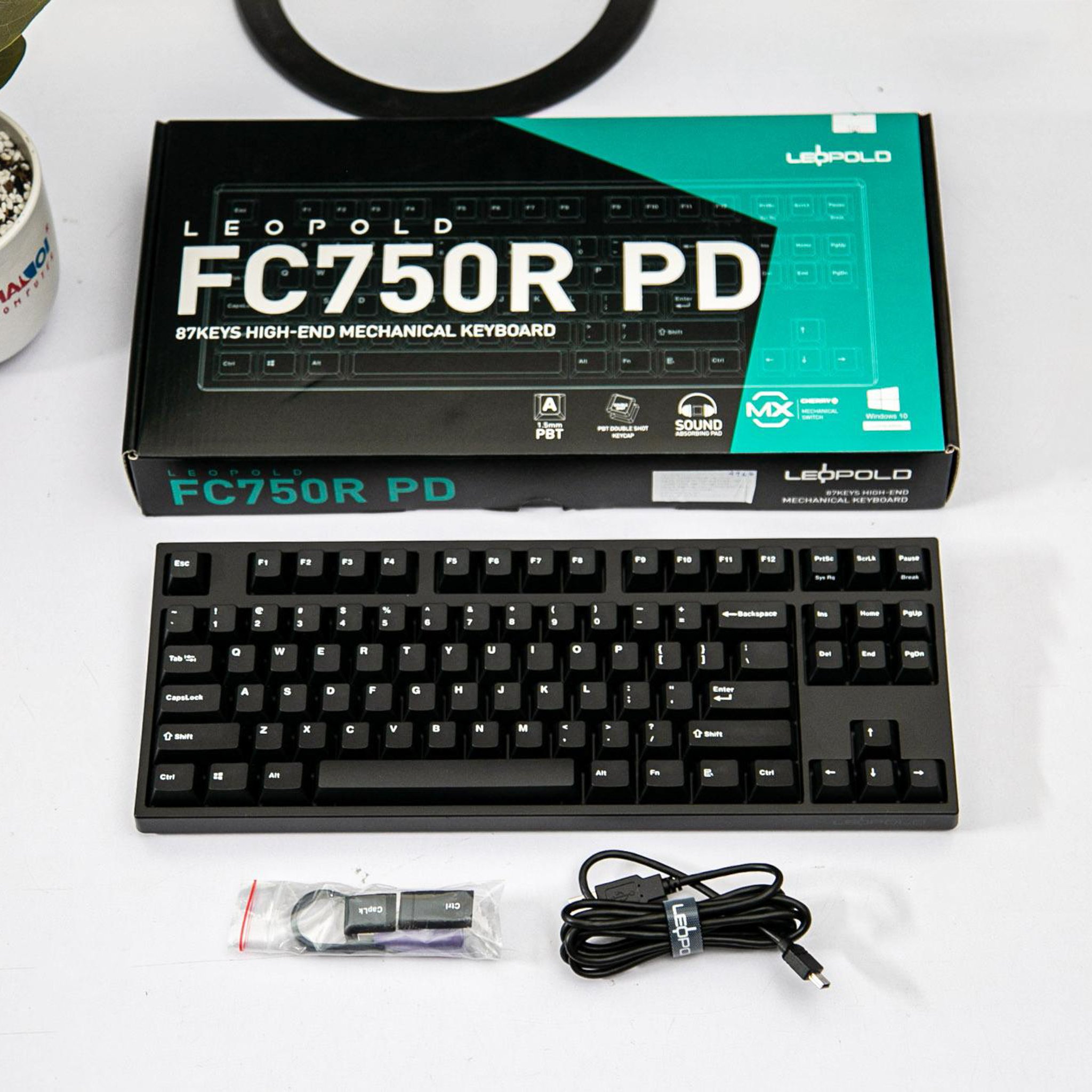 Bàn phím cơ Leopold FC750R PD TKL PBT Doubleshot Red switch Black