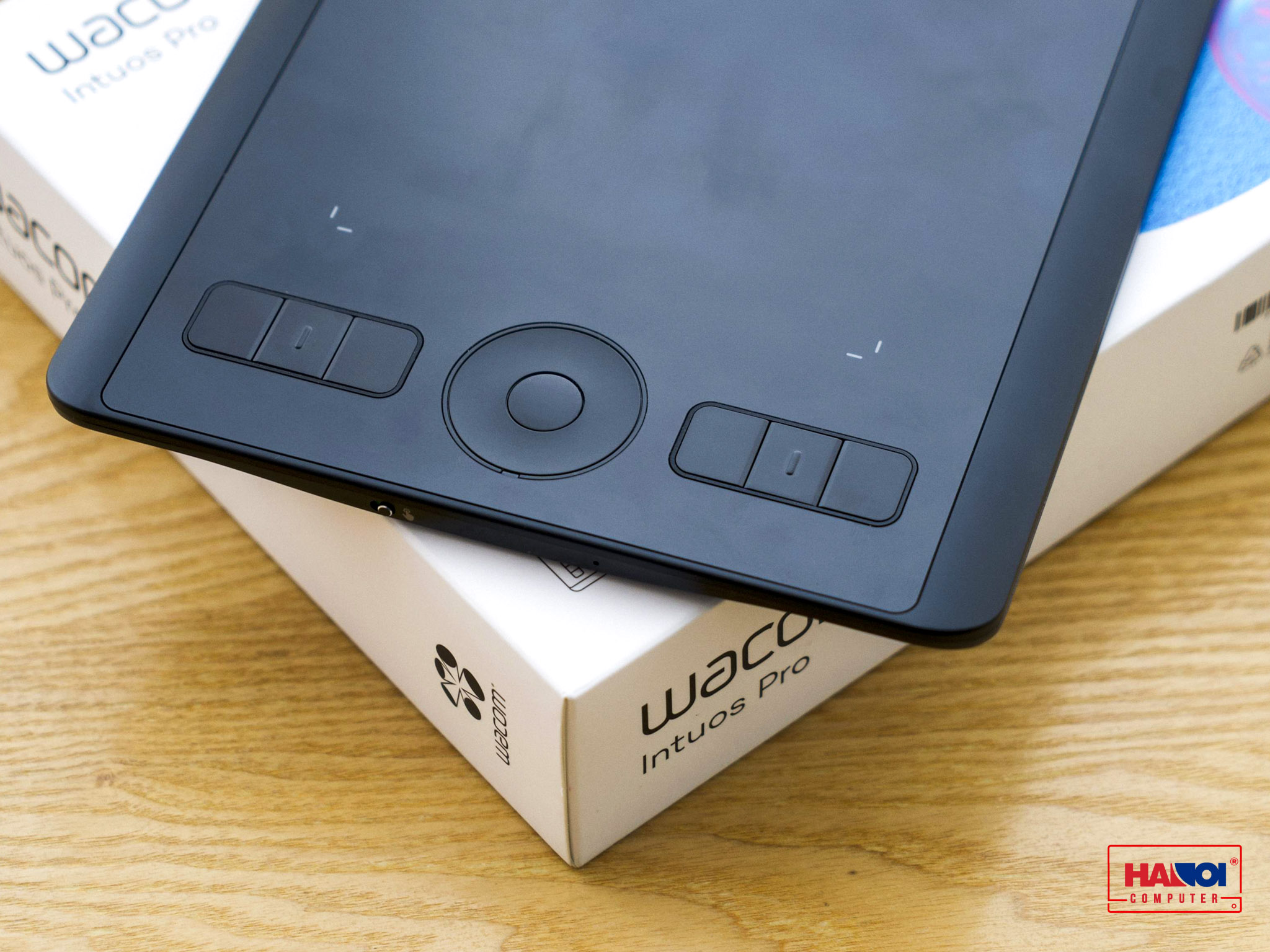 Bảng Vẽ Wacom Intuos Pro Medium PTH-660