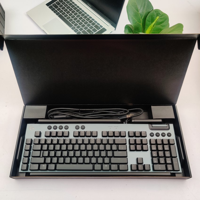 Bàn phím cơ Logitech G813 Lightsync RGB Mechanical Romer G Tactile Gaming Keyboard Black