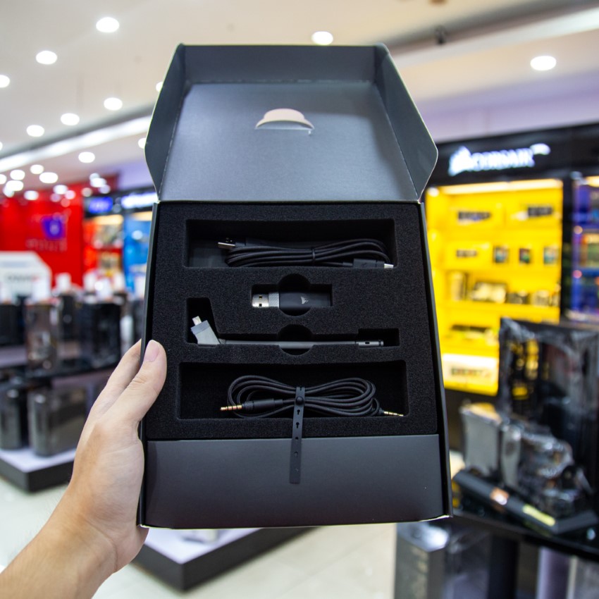 Tai nghe không dây Gaming Corsair Virtuoso RGB White (CA-9011186-AP)