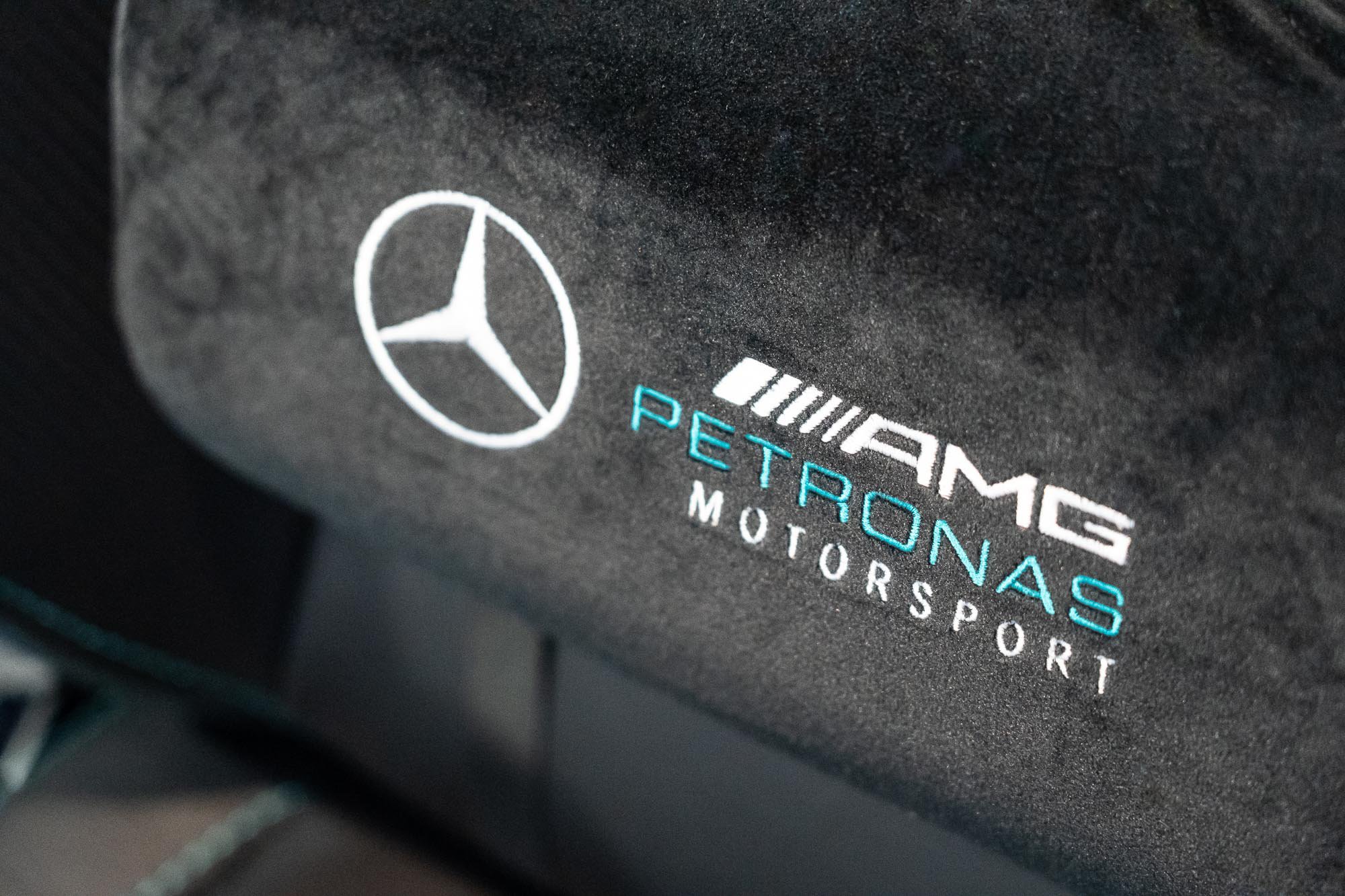 Ghế Gamer Noblechairs EPIC Series Mercedes Petronas Motorsport AMG-Black/Green