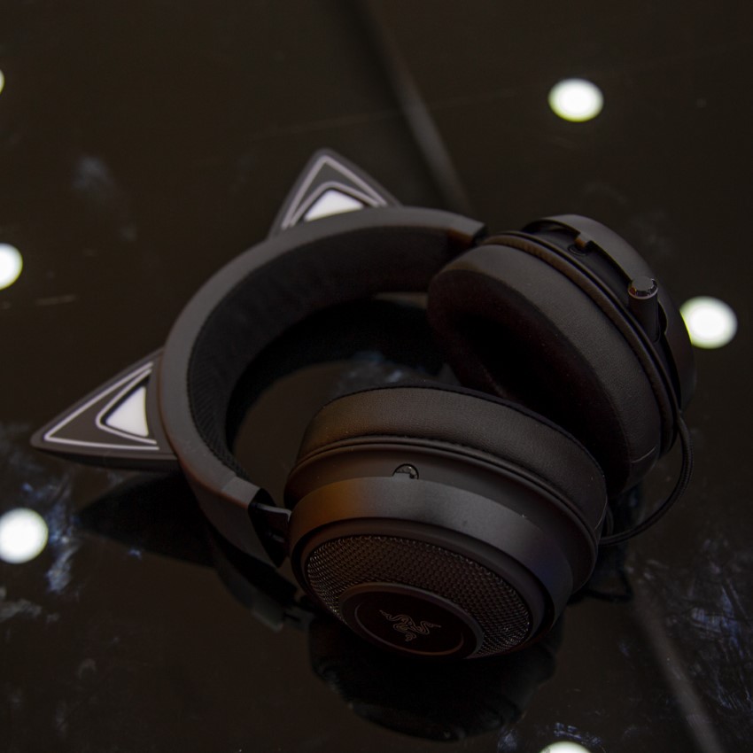 Tai nghe Razer Kraken Kitty Chroma Black RZ04-02980100-R3M1