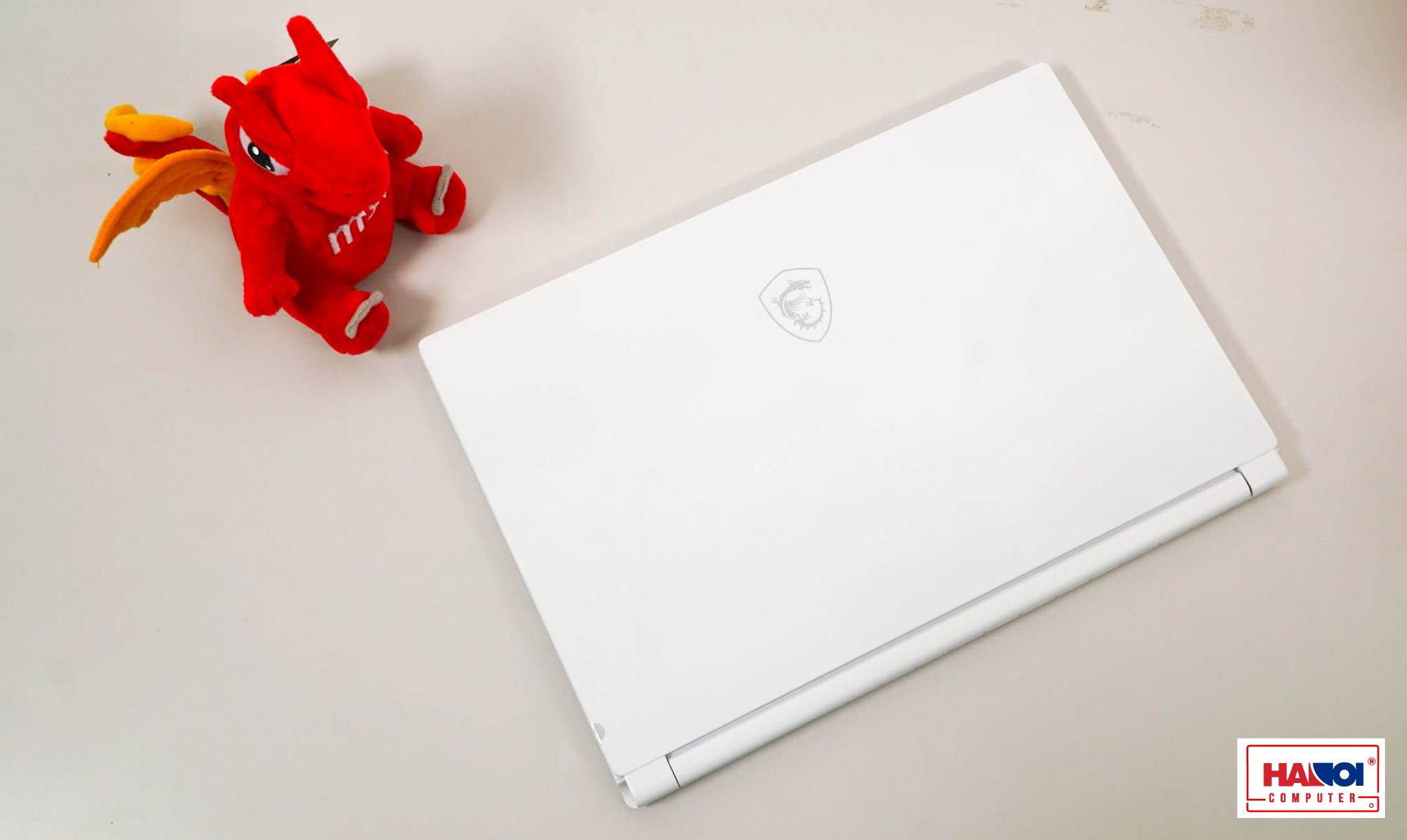 Laptop MSI Gaming Stealth 15M A11SDK (060VN) (i7-1185G7/16GB RAM/512GB SSD/GTX1660Ti 6G MaxQ/15.6 inch FHD/Win 10/Trắng) (2020)