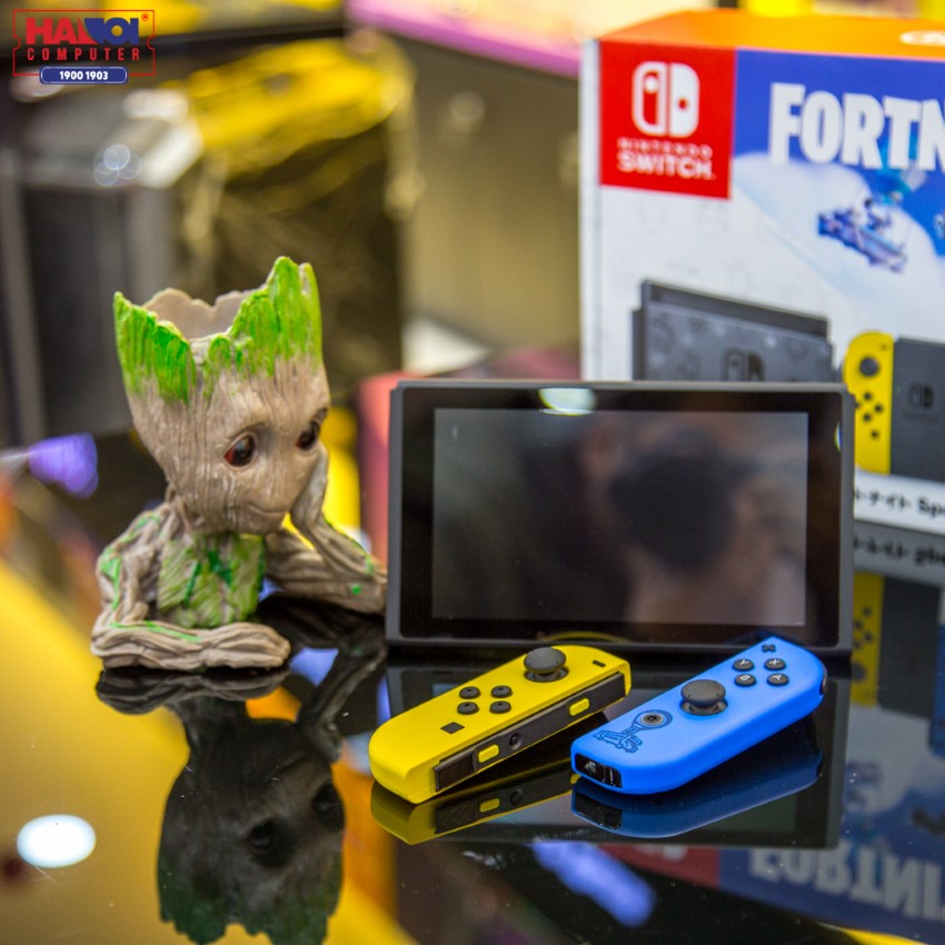 Máy chơi game Nintendo Switch Fornite Edition
