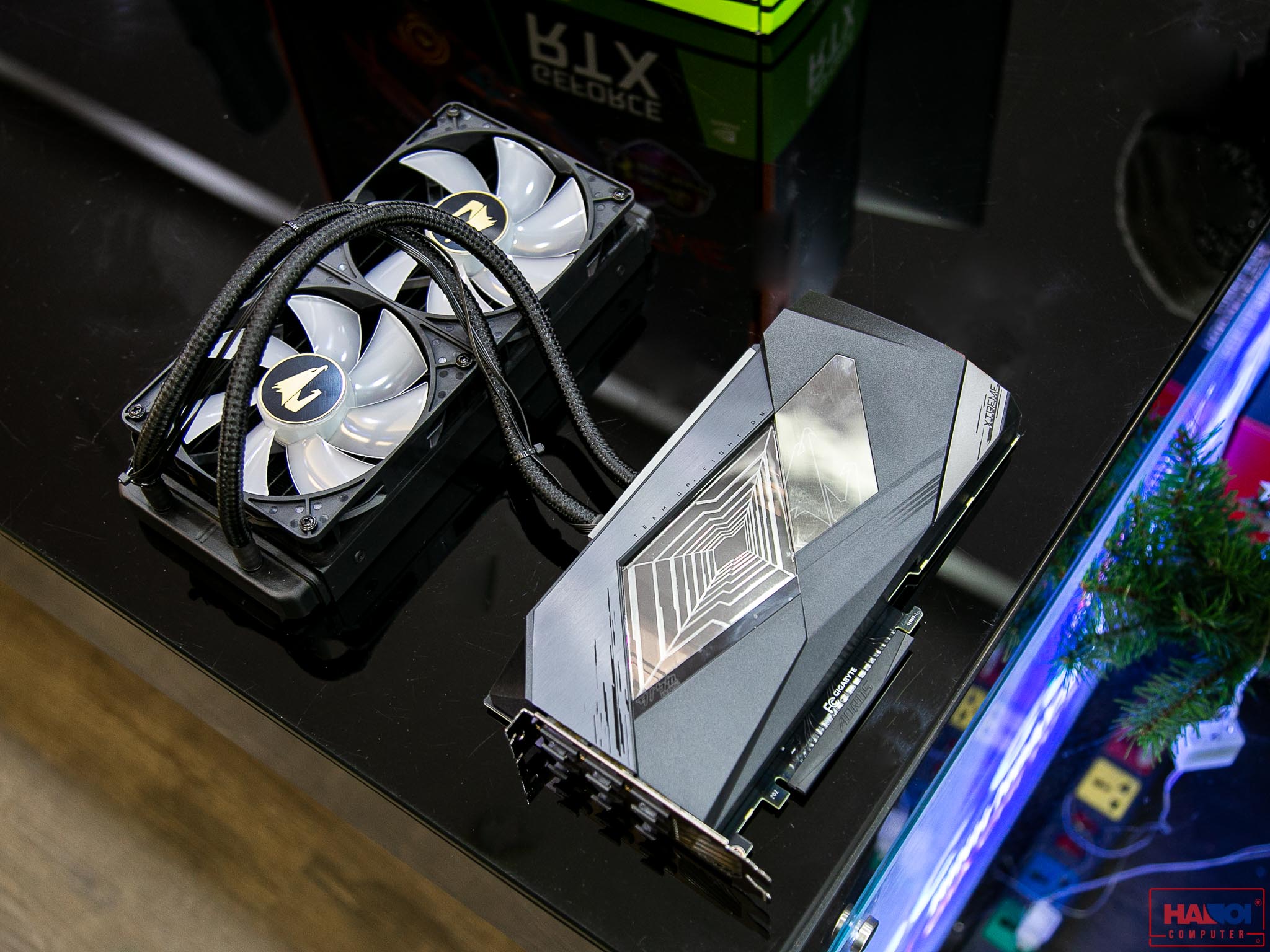 Card màn hình Gigabyte RTX 3080 AORUS XTREME WATERFORCE - 10GD (10GB GDDR6X, 320-bit, HDMI+DP, 2x8-pin)