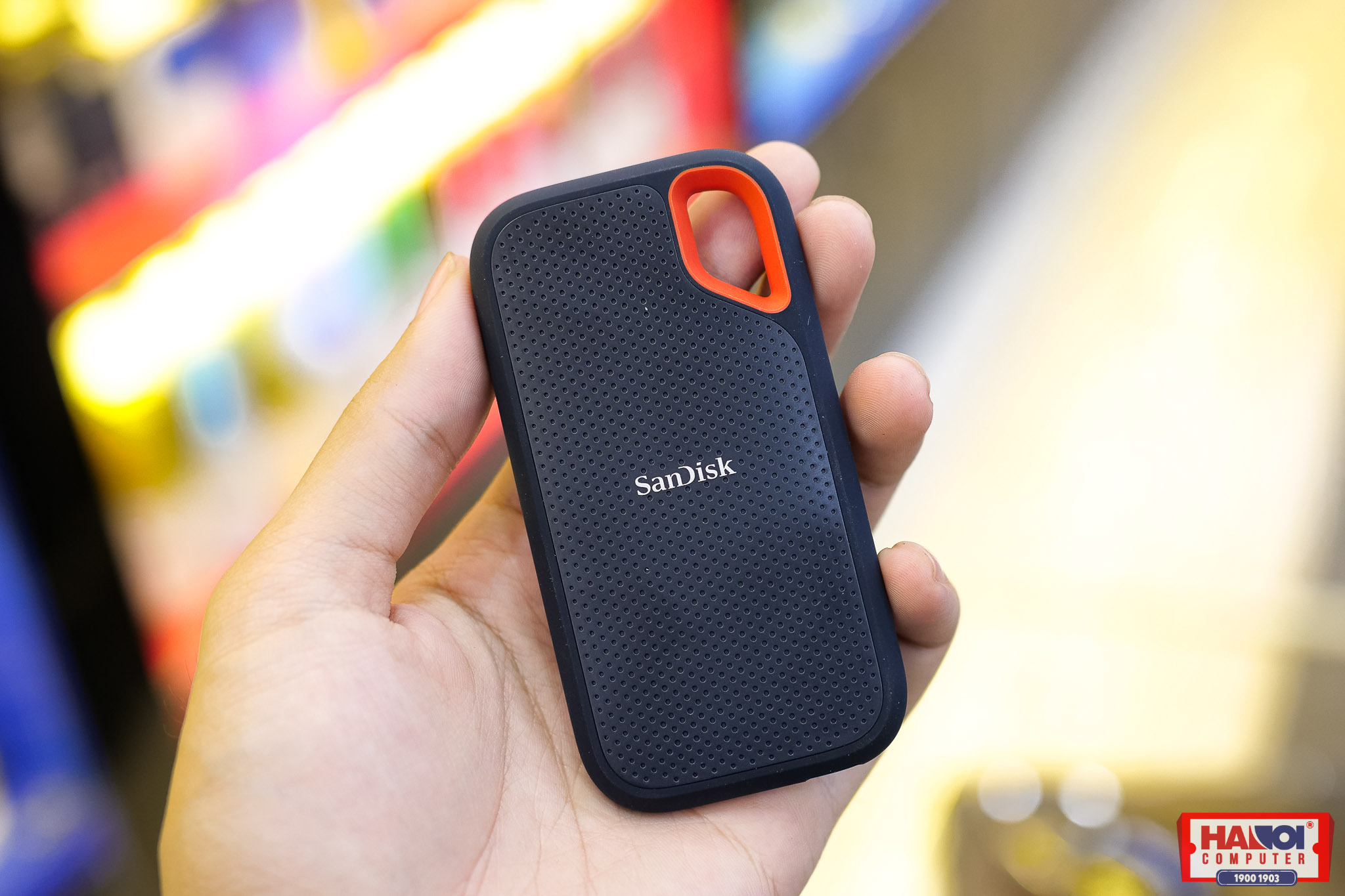 Ổ cứng gắn ngoài SSD 500GB Sandisk Extreme Portable SDSSDE61-500G-G25