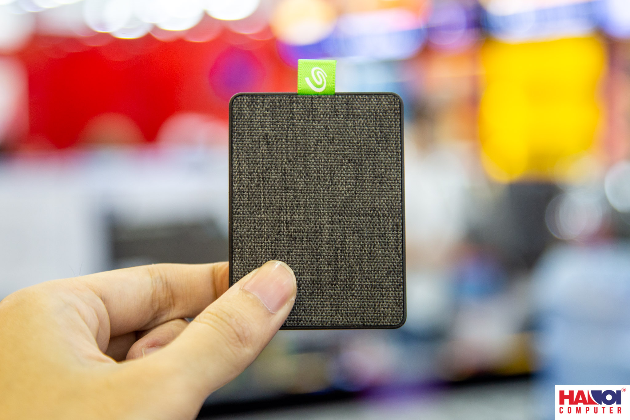 Ổ cứng gắn ngoài SSD 500GB 2.5" Seagate Ultra Touch Đen - STJW500401