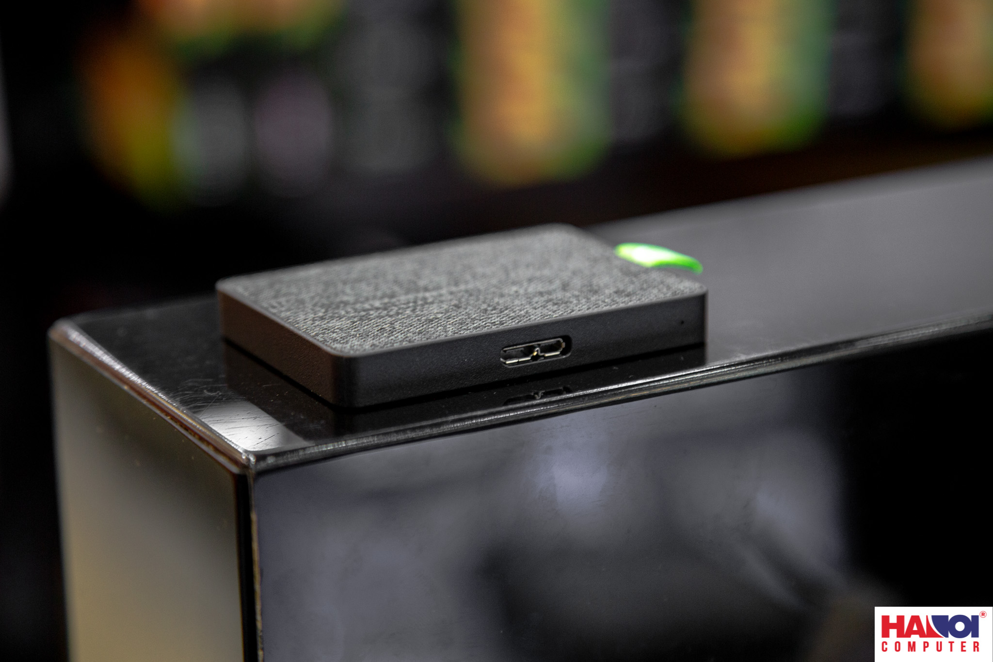 Ổ cứng gắn ngoài SSD 500GB 2.5" Seagate Ultra Touch Đen - STJW500401