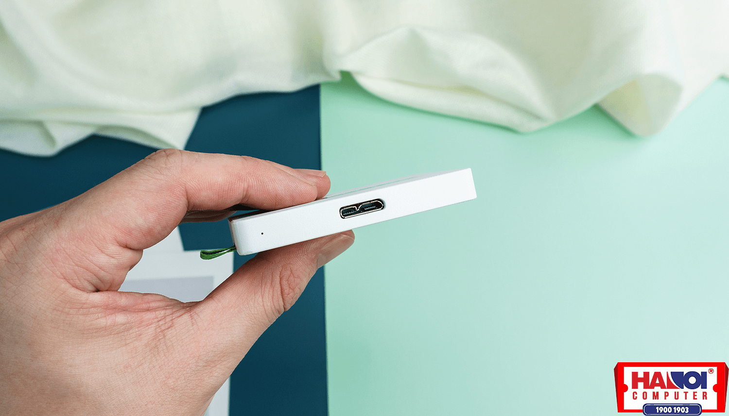 Ổ cứng gắn ngoài SSD 1TB 2.5 inch Seagate Ultra Touch Trắng - STJW1000400